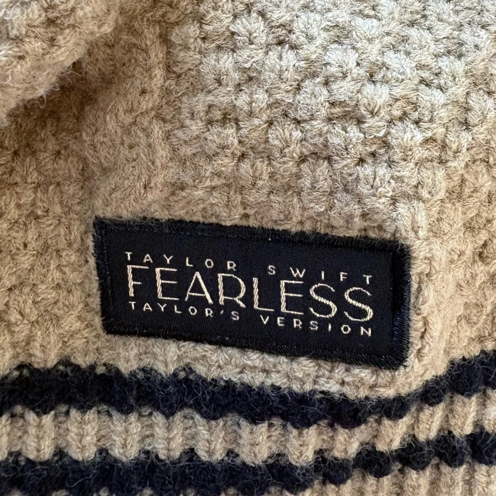 Taylor Swift Fearless (Taylor’s Version) Cardigan - Picture 2 of 3